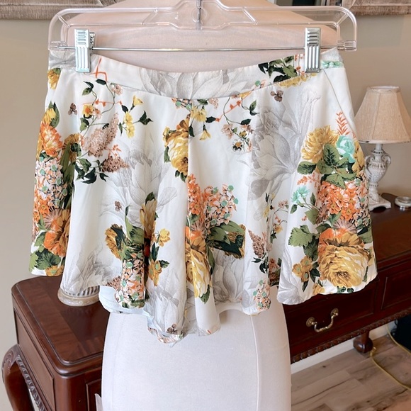 Floral Skort Look Flowy Shorts - Picture 3 of 9